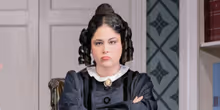 Meg Stalter因支氣管炎缺席《OH, MARY!》；辟謠喜劇地窖傳聞 Photo