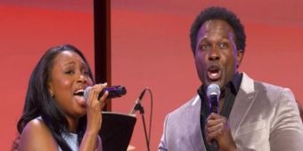 วิดีโอ: โจชัว เฮนรี และนิเชลล์ ลูอิส แสดง 'Wheels of a Dream' จาก RAGTIME ใน GOOD MORNING AMERICA