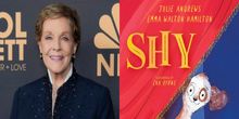 Julie Andrews publiera un livre pour enfants sur son chien « chanteur » Photo