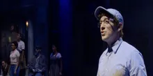 فيديو: Ethan Slater و Betsy Wolfe وغيرهم يؤدون 'Skid Row (Downtown)' في LITTLE SHOP OF HORRORS Photo