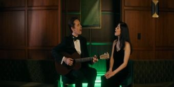 Video: Reeve Carney und Eva Noblezada singen akustische Version von THE GREAT GATSBY's 'My Green Light'