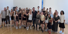 Foto/Video: Original Coach Bolton, Bart Johnson, überrascht das HIGH SCHOOL MUSICAL West End-Ensemble Photo