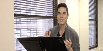 Video: Jason Gotay singt 'The New World' aus SONGS FOR A NEW WORLD