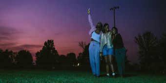 ภาพถ่าย/วิดีโอ: ตัวอย่างภาพยนตร์ DREAMS IN NIGHTMARES เผยให้เห็นภาพยนตร์ใหม่ที่นำแสดงโดย Denée Benton