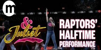 Video: & JULIET Toronto gezelschap treedt op tijdens halftime show van Raptors-wedstrijd