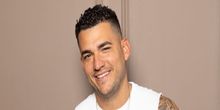 שחקן ה-MLB וכוכב הפופ הלטיני חוזה 'קנדליטה' איגלסיאס יצטרף לסגל ההצגה BUENA VISTA SOCIAL CLUB Photo