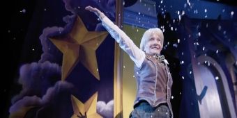 Video: Sehen Sie sich die Höhepunkte von Cathy Rigby in PETER PAN GEHT SCHIEF an