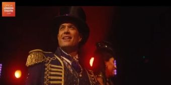 Video: De Cast van COME ALIVE! THE GREATEST SHOWMAN SPECTACULAR Voert 'From Now On' Uit