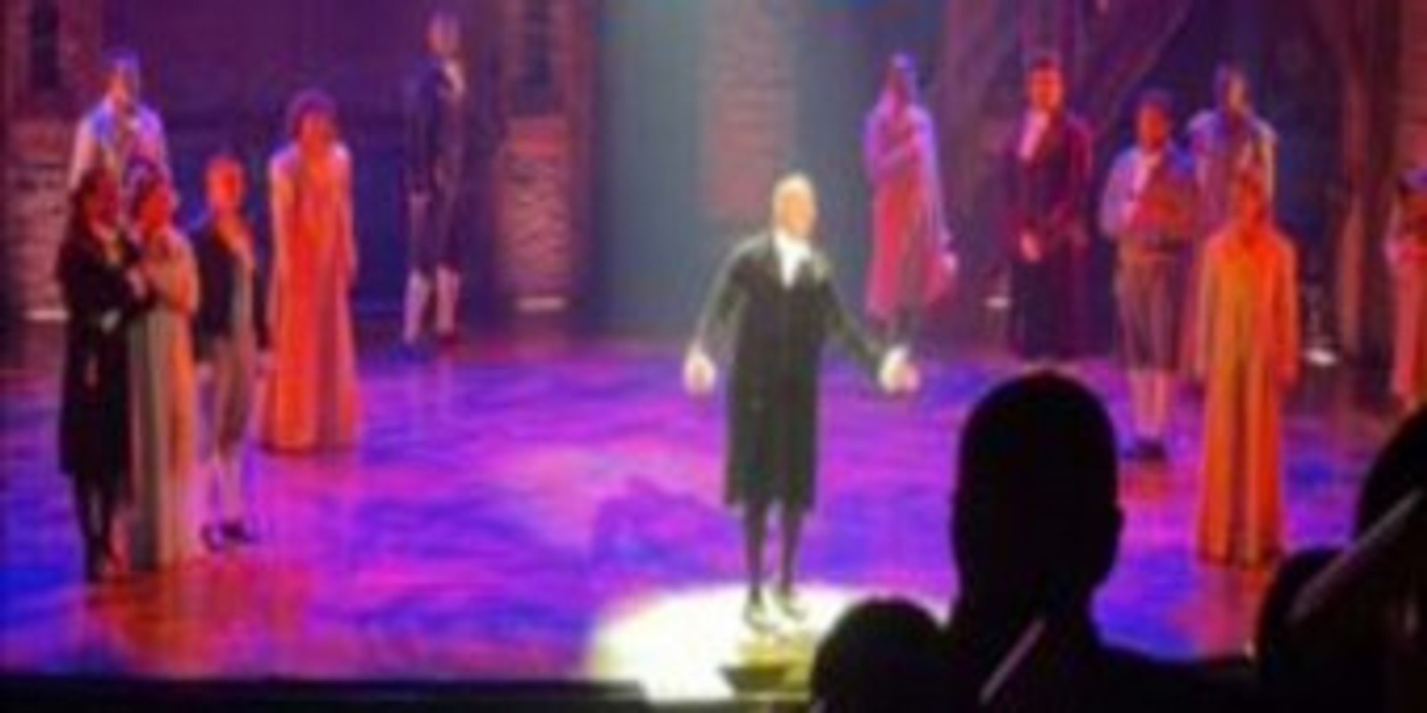 Video: Christopher Jackson Får Stående Ovation Efter Första 'One Last Time' Tillbaka i HAMILTON