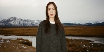 Video: Lizzy McAlpine Debutta con l'Atteso Video di 'Older'