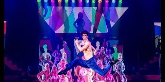 فيديو: مات ويرتشينسكي يؤدي عرض "أوه، تصرف!" في BROADWAY BARES: الترخيص للتعري