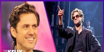 Βίντεο: Ο Aaron Tveit Ανοίγεται για Ατύχημα με την Ενδυμασία Κατά τη Διάρκεια της Παράστασης CHESS