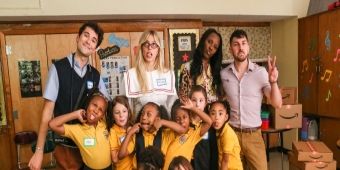 Pasek & Pauls CELEBRITY SUBSTITUTE startet mit Staffel 2 Premiere mit Reneé Rapp, Ed Sheeran & mehr.
