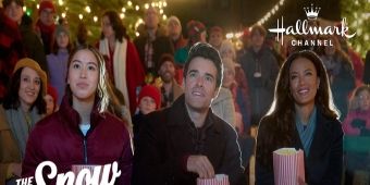 Video: Corey Cott spielt die Hauptrolle im neuen Broadway-inspirierten Hallmark-Film THE SNOW MUST GO ON