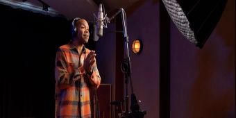 Exklusiv: Darius de Haas singt 'Stille Nacht' auf neuem Album Let Me Carry You This Christmas