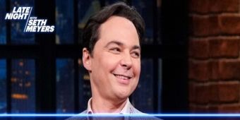 ビデオ: ジム・パーソンズがLATE NIGHTでTITANIQUEキャラクターへの興奮を共有