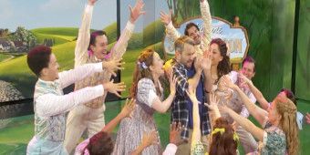 Video: SCHMIGADOON! framträder med 'Cross That Bridge' på GOOD MORNING AMERICA