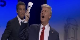 Video: SNL's Donald Trump Voert Uit in THE PHANTOM OF THE OPERA in Koude Openingsscène