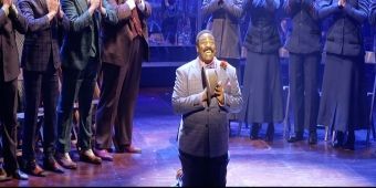 Video: Kyle Taylor Parker canta 'Sit Down, You're Rockin' the Boat' da GUYS AND DOLLS