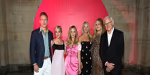 صور: Reese Witherspoon و Victor Garber وعدد من نجوم LEGALLY BLONDE يجتمعون مجددًا لفعالية الذكرى السنوية Photo