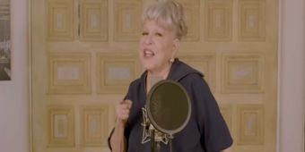 Vidéo : Bette Midler est rejointe par des amis de Broadway dans une chanson de protestation anti-Trump