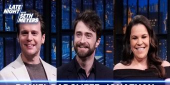 Video: Le stelle di MERRILY WE ROLL ALONG ricordano gli incidenti sul palco e gli errori di testo a LATE NIGHT WITH SETH MEYERS