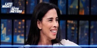 Video: Sarah Silverman ricorda le prime esperienze teatrali a LATE NIGHT WITH SETH MEYERS