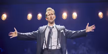 Рецензия: SINATRA THE MUSICAL, Aldwych Theatre Photo