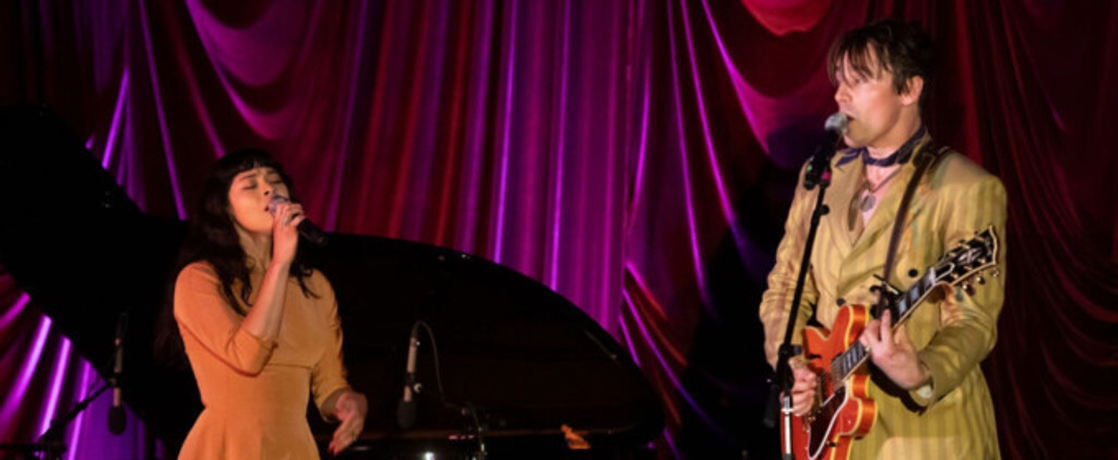 Photos: Reeve Carney Performs at Club 909