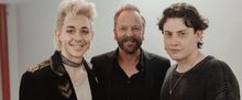 THE LOST BOYS Original Film Star Kiefer Sutherland Visits THE LOST BOYS on Broadway