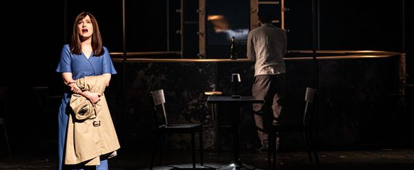 Review: PĚT LET tam ale i ZPĚT v Divadle Hybernia se točí kolem vztahu mladé dvojice