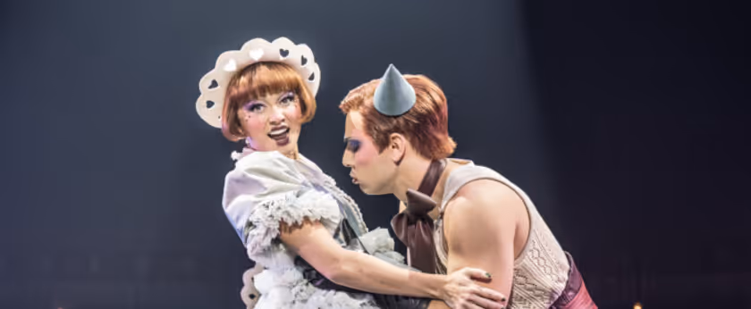Photos: Skylar Astin and Sarah Hyland in CABARET AT THE KIT KAT CLUB in London Photo