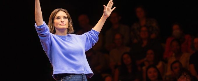 Photos: First Look at Mariska Hargitay in EVERY BRILLIANT THING Photo