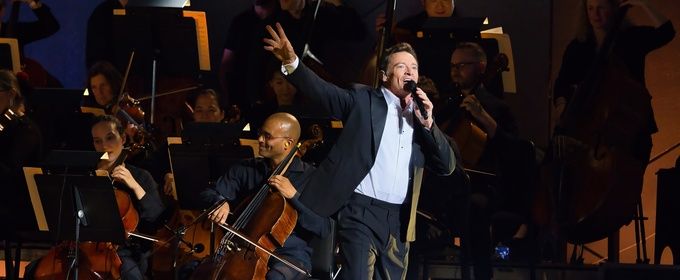 Review: Hugh Jackman Dazzles in Debut with Boston Pops at Tanglewood