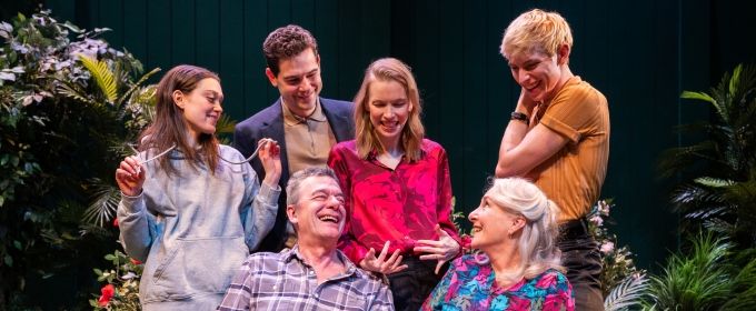 Photos: First Look At The Canadian Premiere Of THINGS I KNOW TO BE TRUE By Andr Photos