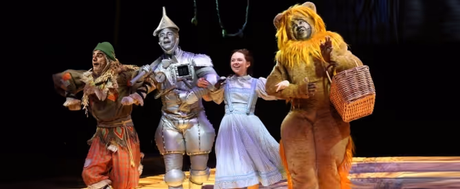 Video: THE WIZARD OF OZ at North Shore Music Theatre First Look