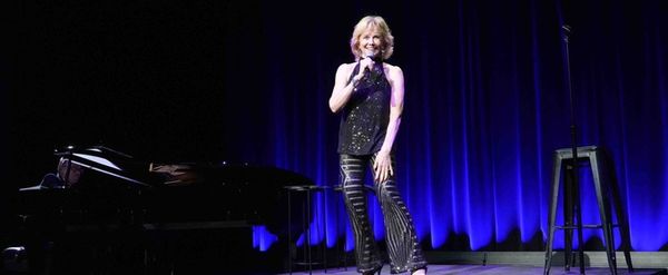 Review: GLAZER HALL WELCOMES LINDA PURL