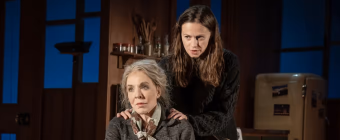 Photos: Stockard Channing and Rebecca Night Star in 'NIGHT MOTHER at Hampstead T Photos