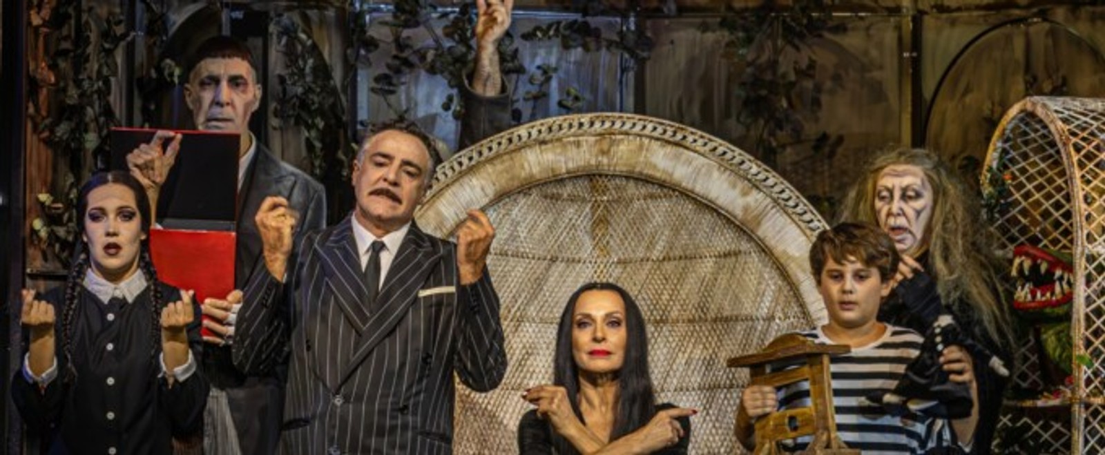 PHOTOS: LA FAMILIA ADDAMS prepara su llegada al Teatro Calderón de Madrid
