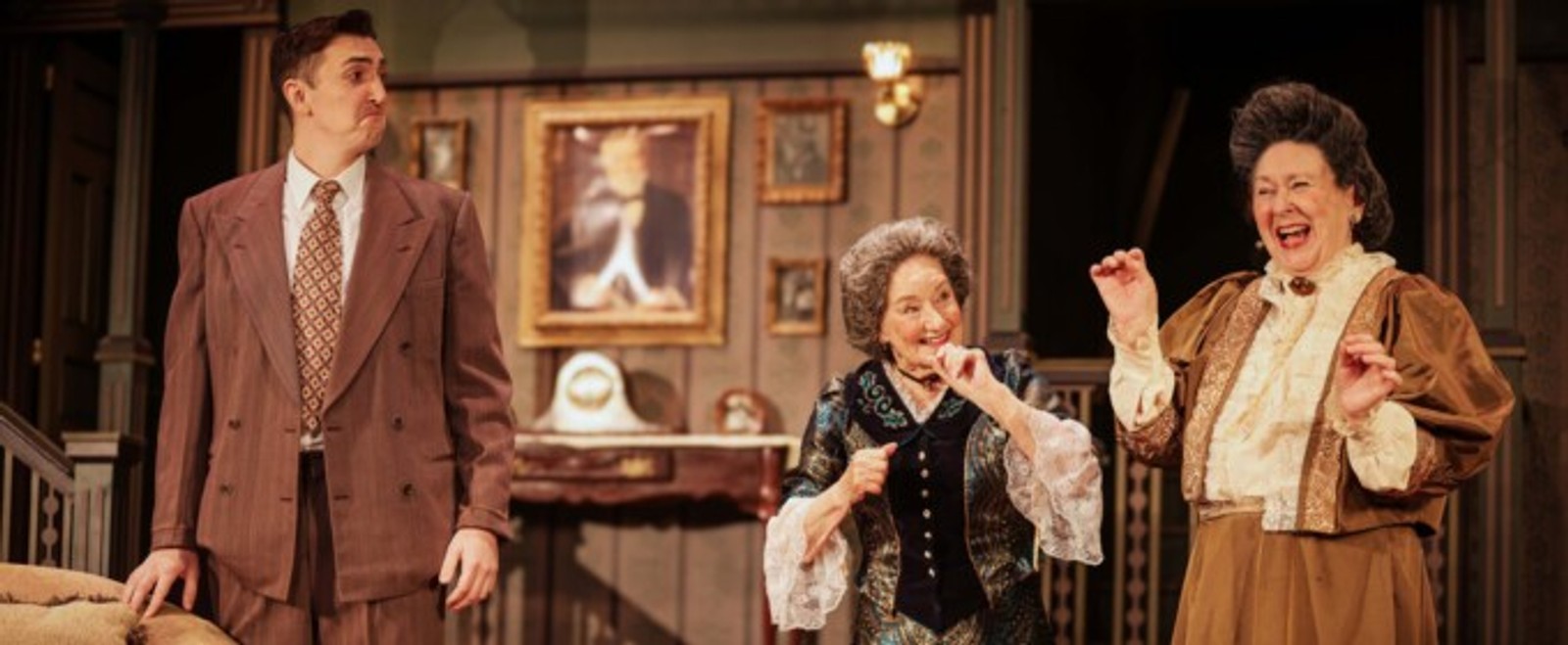 Photos: First Look At ARSENIC AND OLD LACE At Tacoma Little Theater