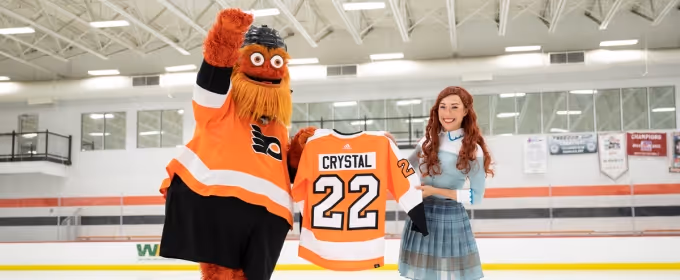 Photos: Cirque Du Soleil's CRYSTAL Cast Members Meet Flyers Mascot, Gritty Photos