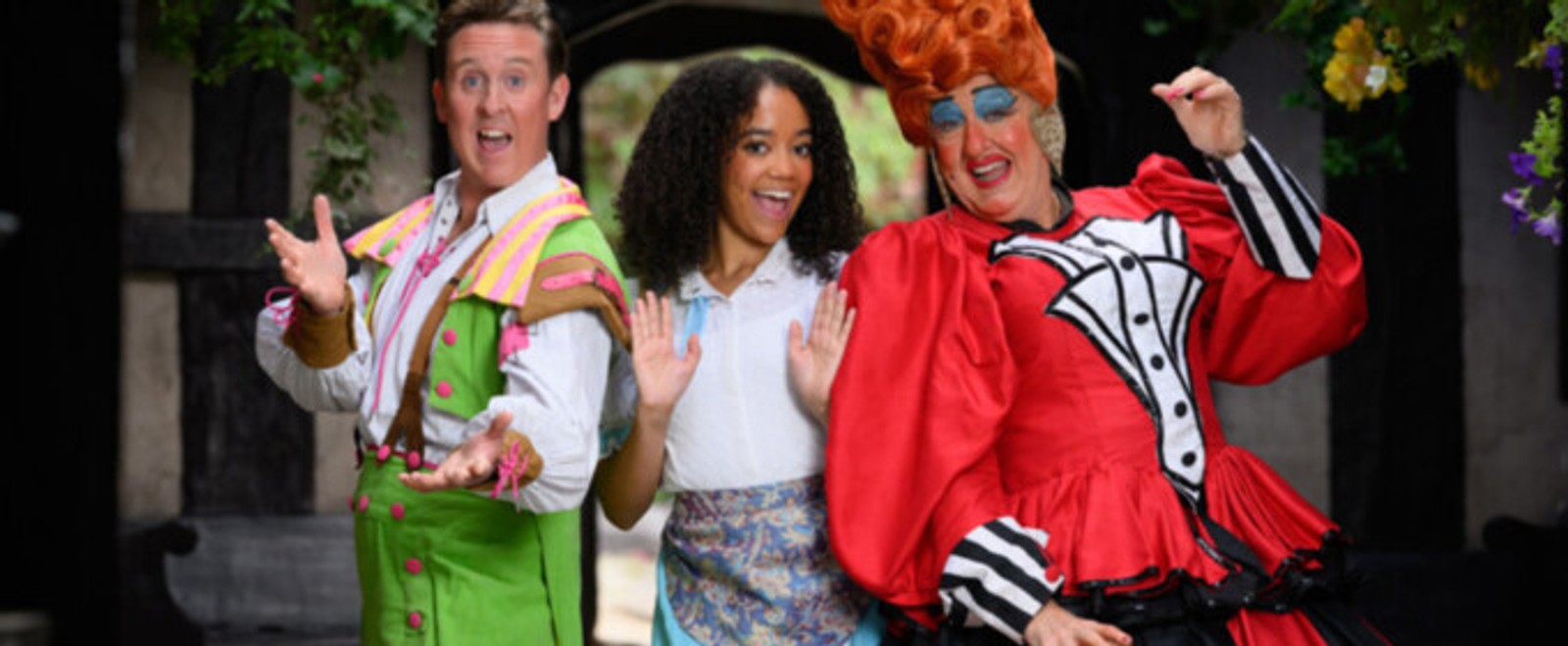 Cast Set For BEAUTY AND THE BEAST at the Belgrade Theatre