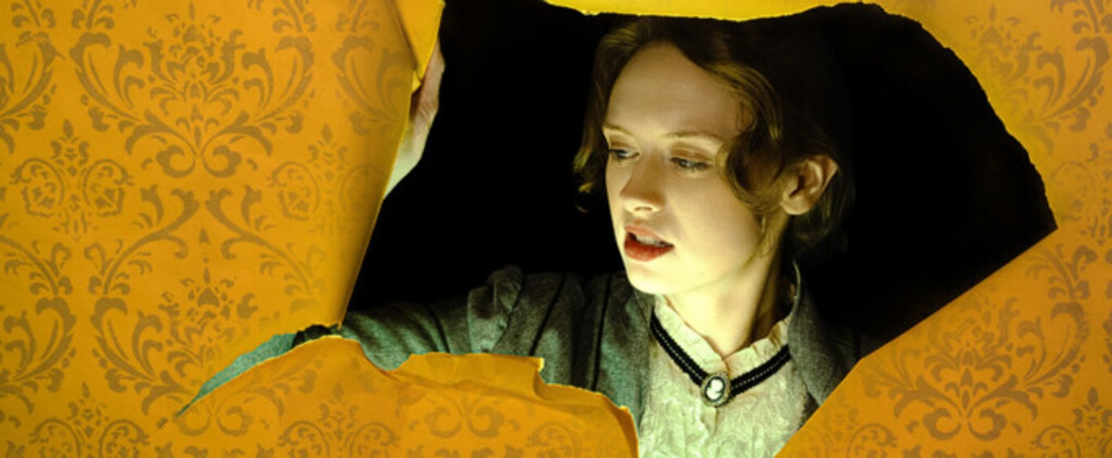 Review: THE YELLOW WALLPAPER at The Archive Theater