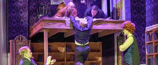Review: THE PLAY THAT WENT WRONG at The White Theatre