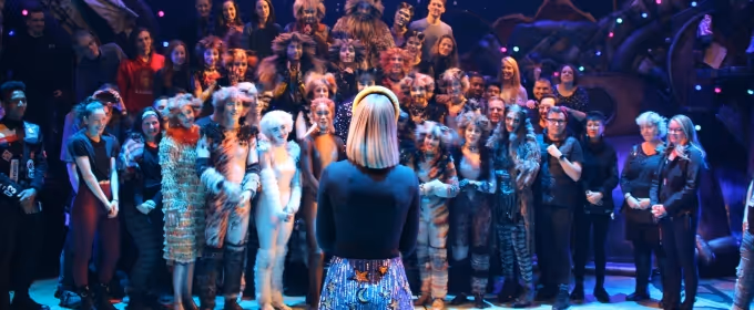 Photo/Video: Celine Dion Visits CATS Tour Photos