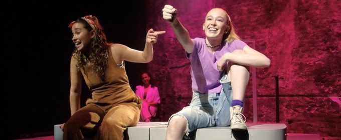 Crítica: A UN PASO (THE MAD ONES) at LA TEATRERÍA
