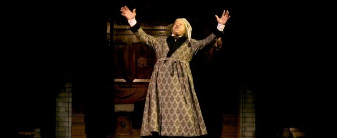 Video: Behind the Scenes of A CHRISTMAS CAROL at Alley Theatre