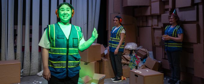 Review: WORK HARD HAVE FUN MAKE HISTORY at Raven Theatre