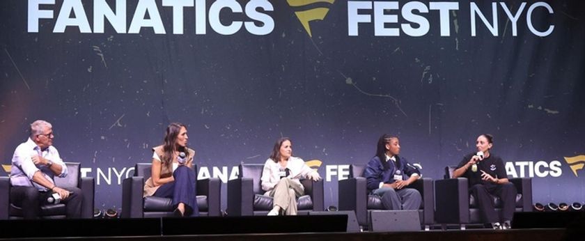 THE DYNASTY: UCONN HUSKIES Panel at Fanatics Fest Features Coach Auriemma, Taurasi Photo