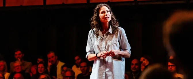 Review: EVERY BRILLIANT THING, starring Minnie Driver, @sohoplace